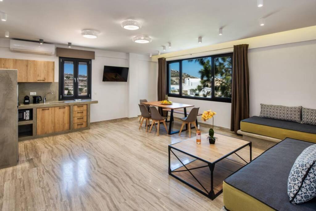 Christianna & George Luxury Hot Tub Apartment Fira  Zewnętrze zdjęcie