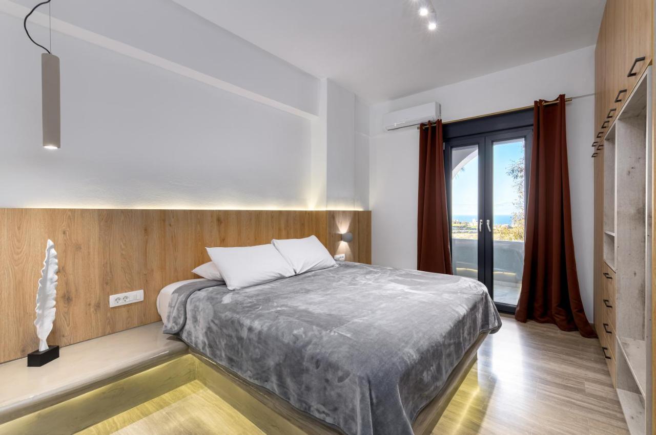 Christianna & George Luxury Hot Tub Apartment Fira  Zewnętrze zdjęcie