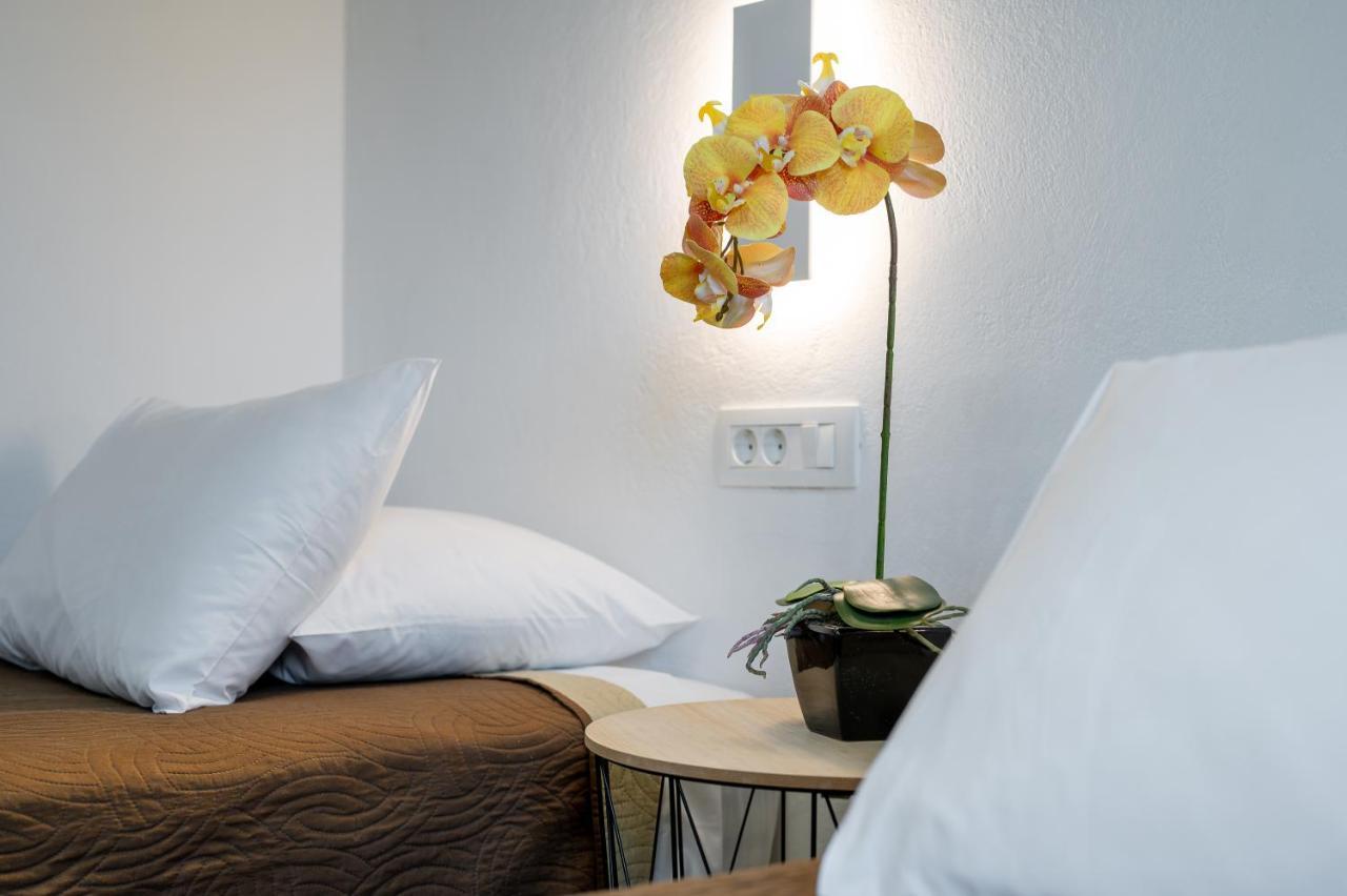 Christianna & George Luxury Hot Tub Apartment Fira  Zewnętrze zdjęcie