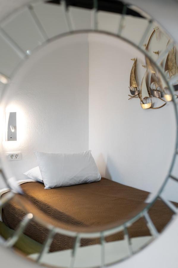 Christianna & George Luxury Hot Tub Apartment Fira  Zewnętrze zdjęcie